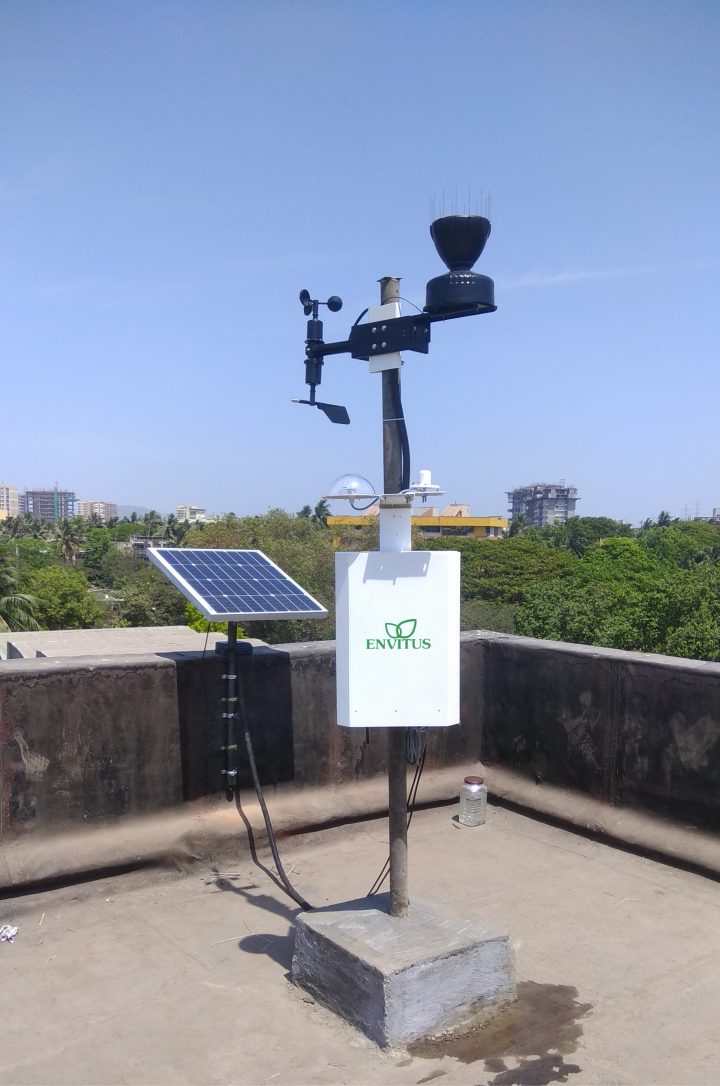 Envitus automatic weather station installed on a rooftop with a solar panel